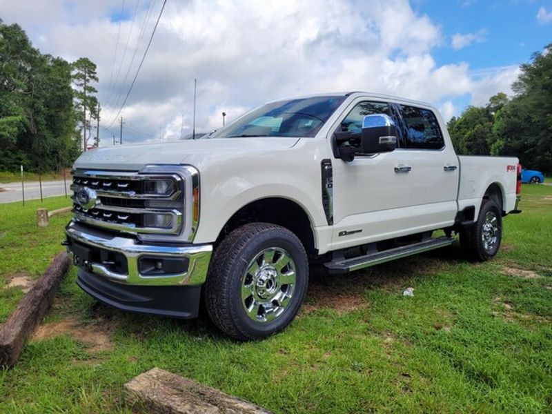 2025 Ford F-250 Lariat photo 3
