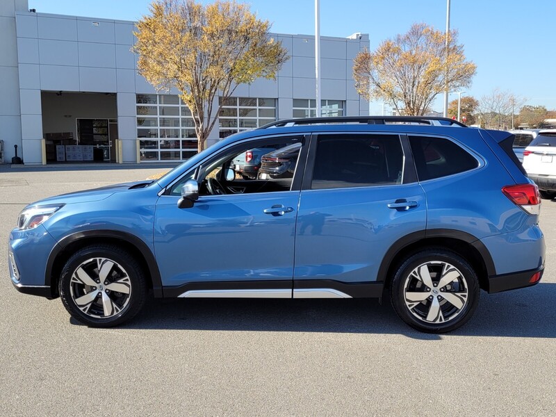2020 Subaru Forester Touring photo 3