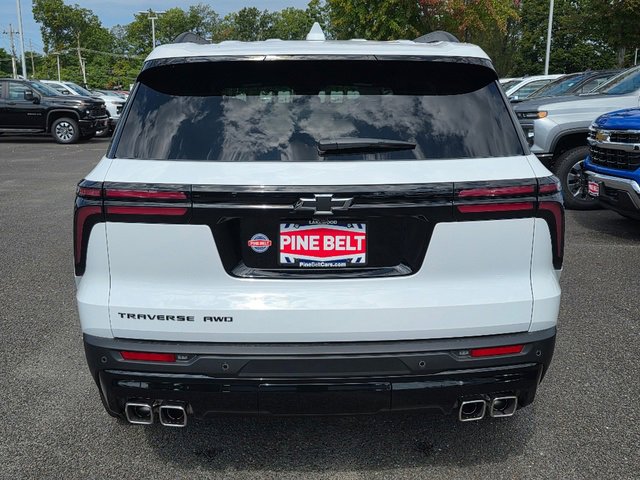 2025 Chevrolet Traverse photo 8