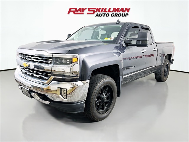 2016 Chevrolet Silverado 1500 LTZ photo 3