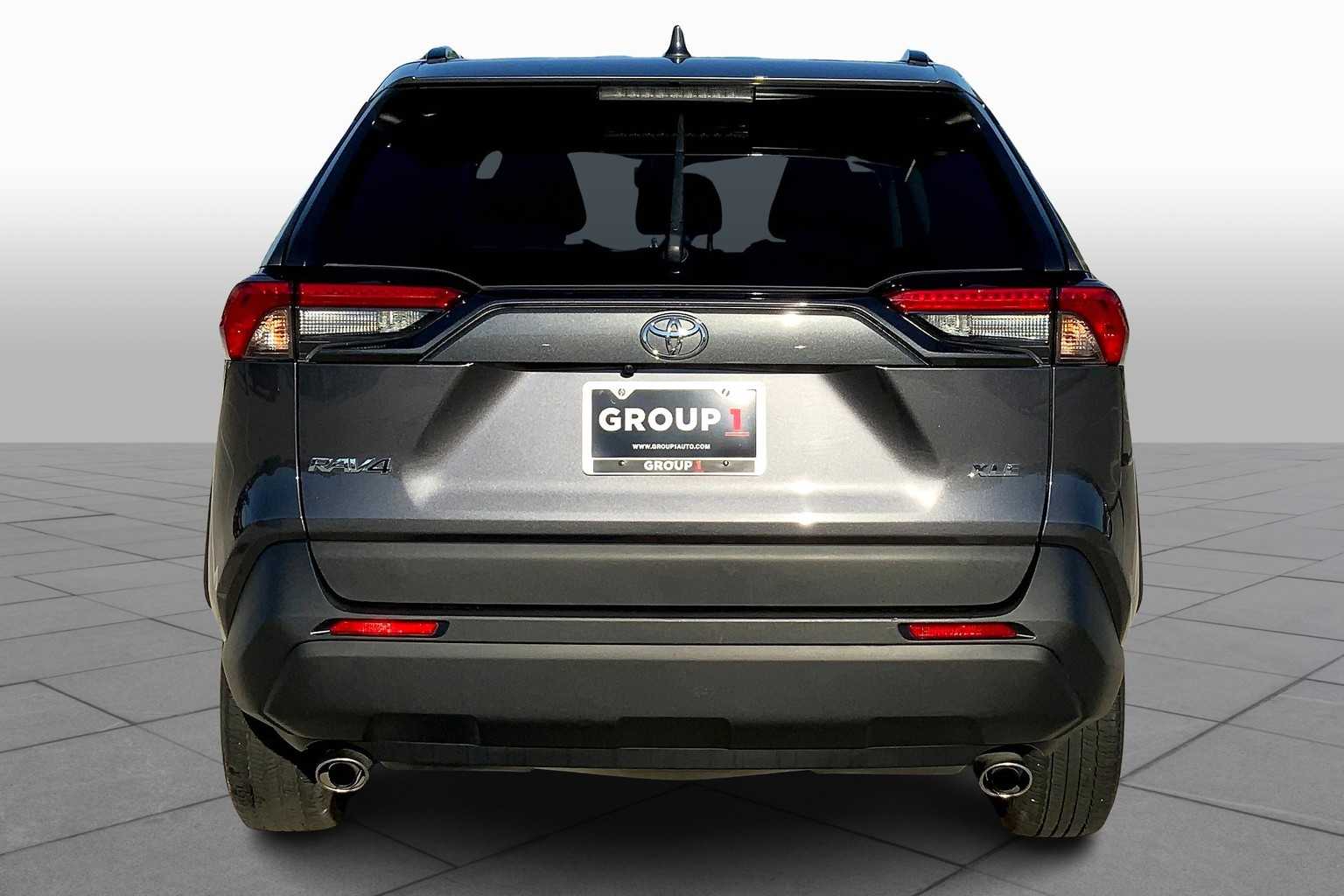 2024 Toyota RAV4 XLE photo 4