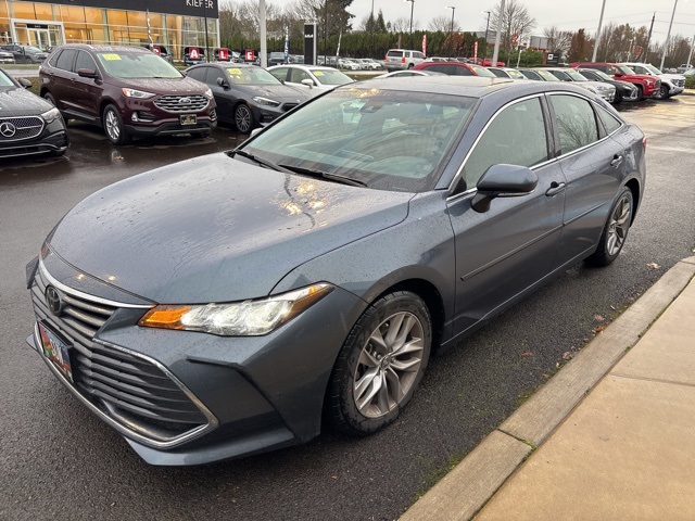 2022 Toyota Avalon XLE photo 2