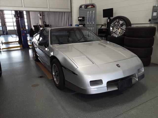 1986 Pontiac Fiero GT photo 3