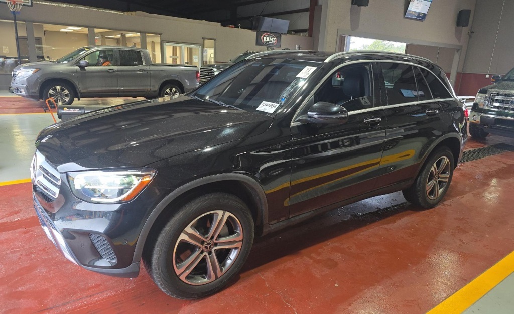 2021 Mercedes-Benz GLC GLC300's photo