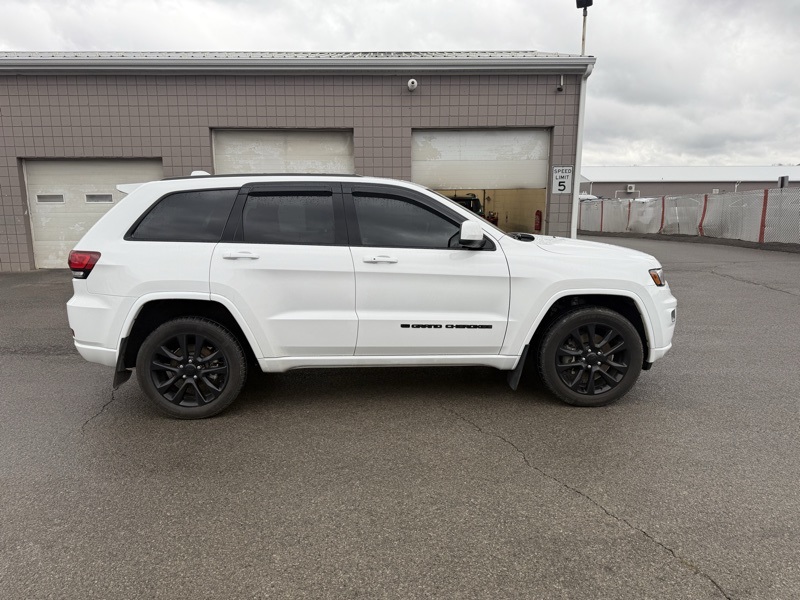 2022 Jeep Cherokee Laredo X photo 4