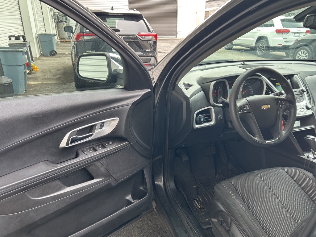 2017 Chevrolet Equinox LS photo 4