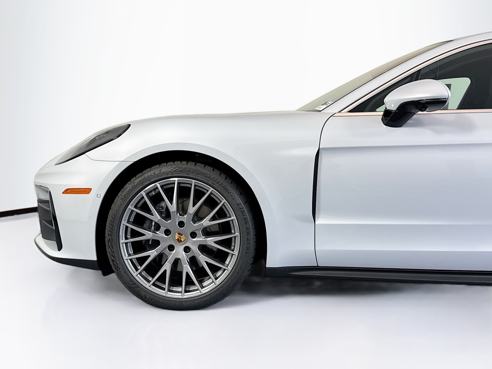 2025 Porsche Panamera 4 photo 26