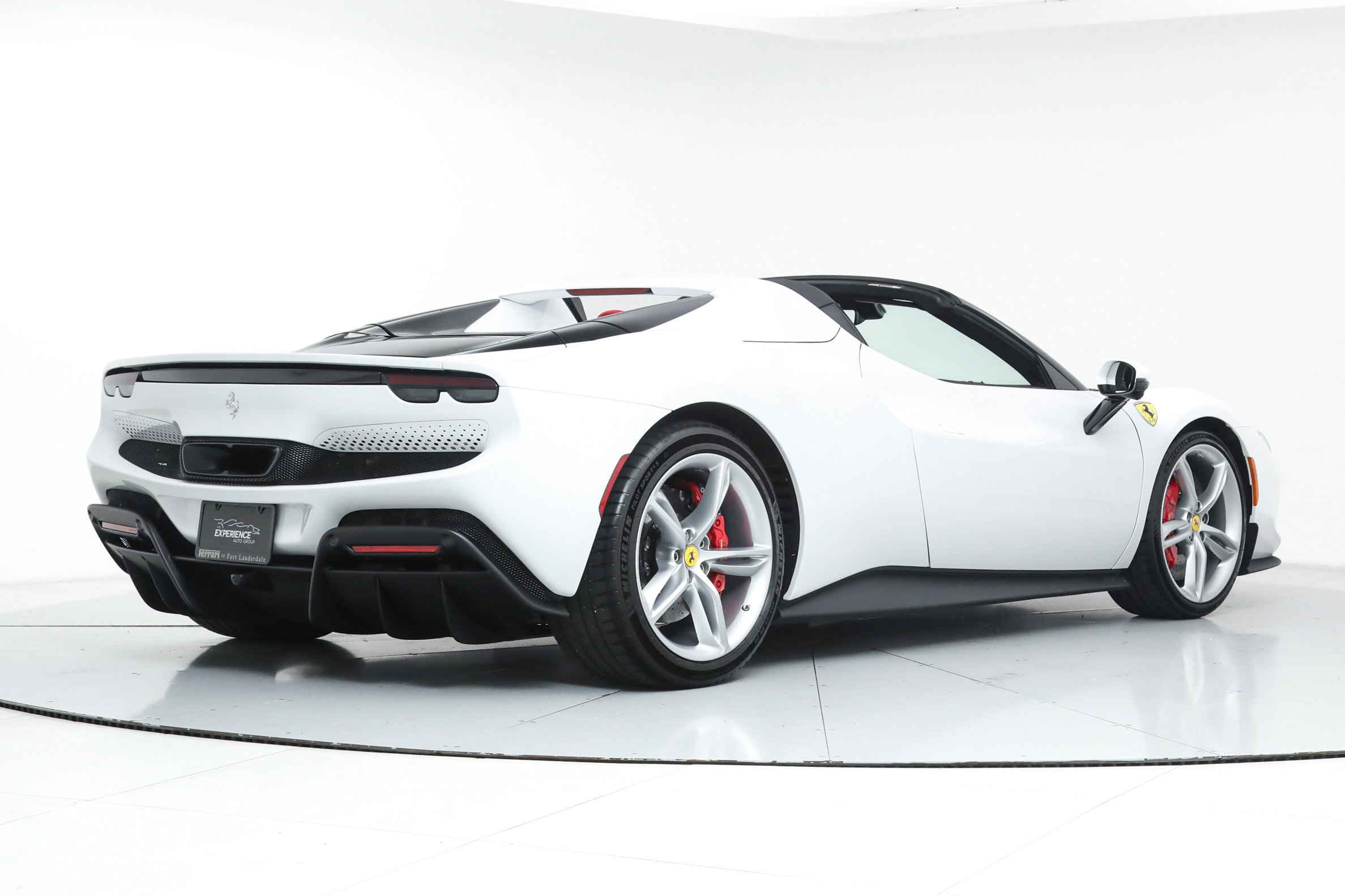 2024 Ferrari 296 GTS photo 3