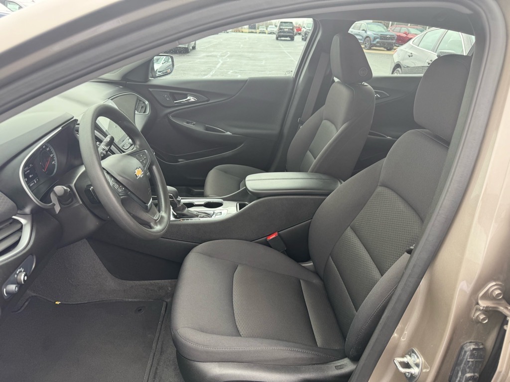 2024 Chevrolet Malibu 1LT photo 7