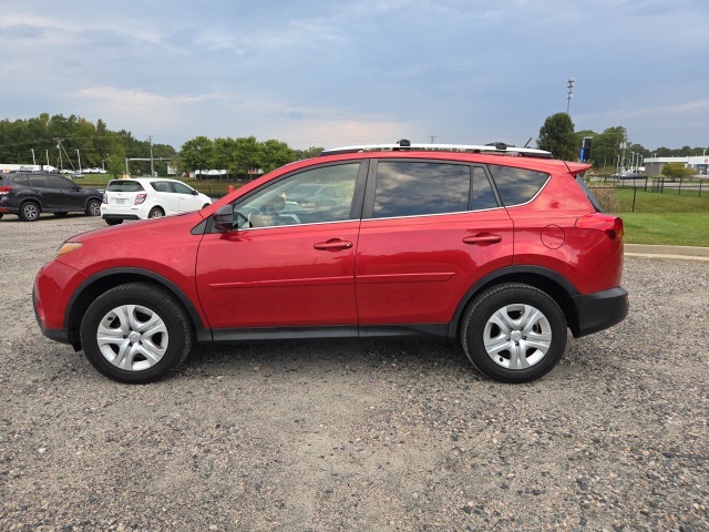 2015 Toyota RAV4 LE photo 2