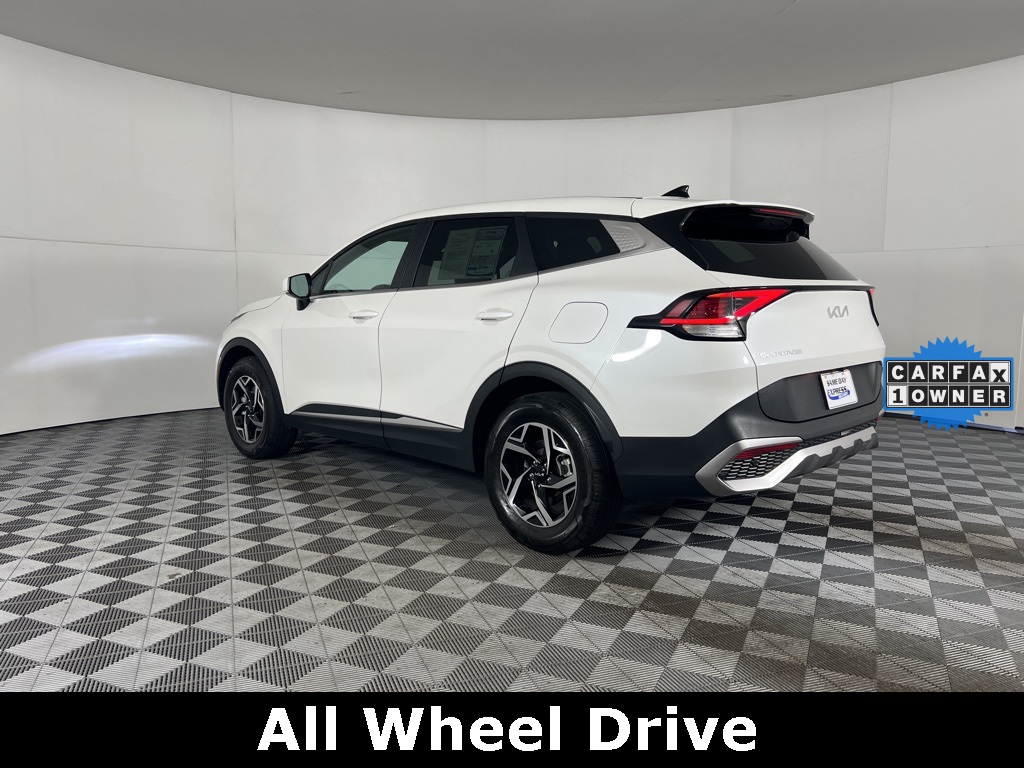 2023 Kia Sportage LX photo 2