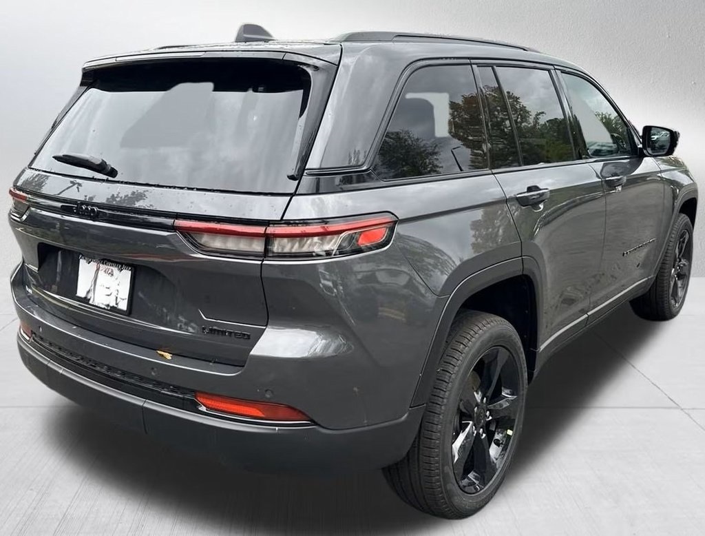 2025 Jeep Grand Cherokee Limited photo 4