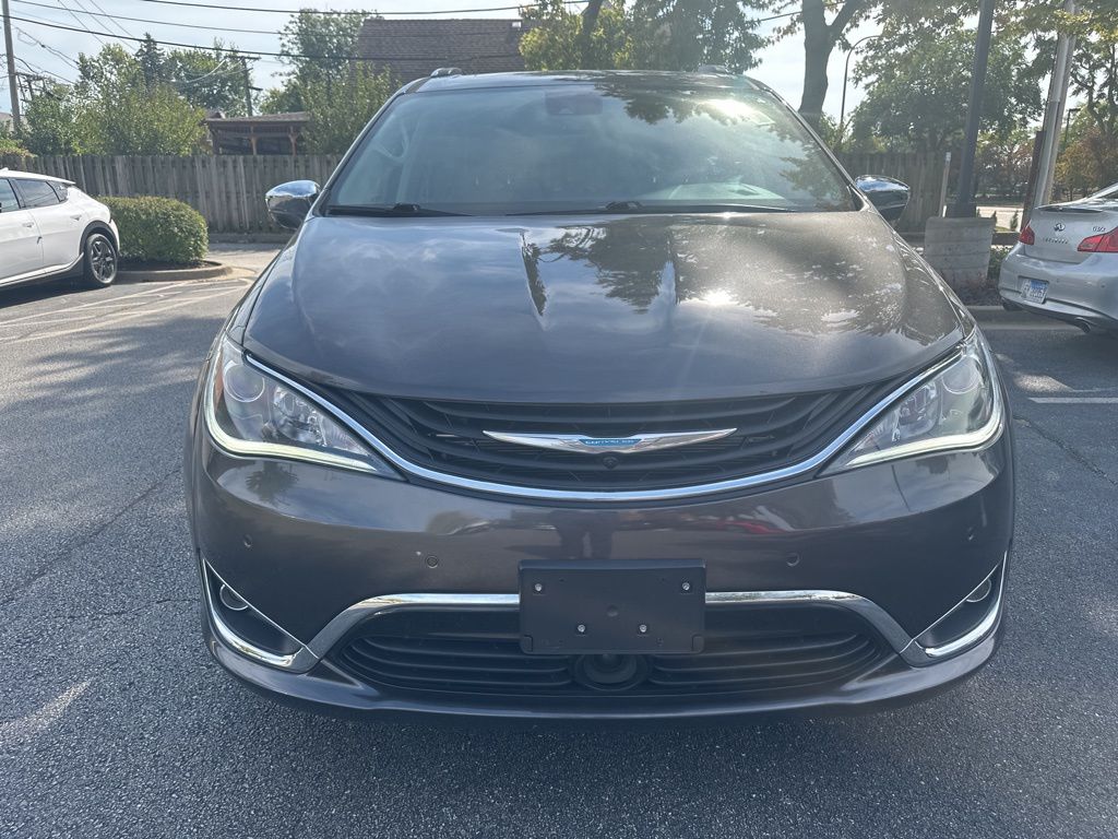 2019 Chrysler Pacifica Hybrid Limited photo 2
