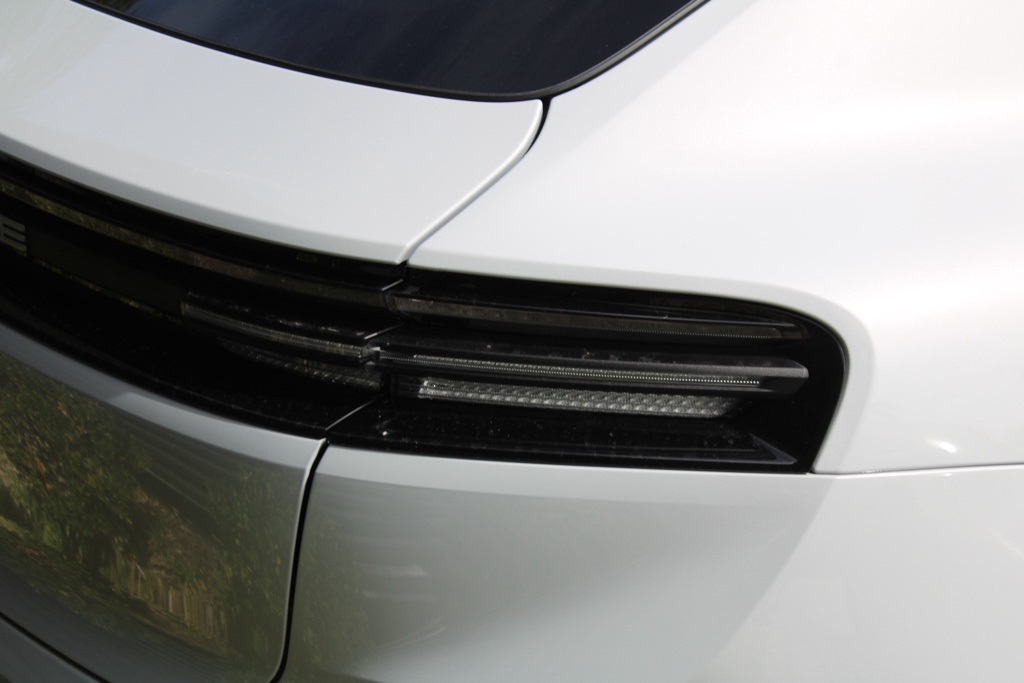 2024 Porsche Macan Electric 4 photo 16