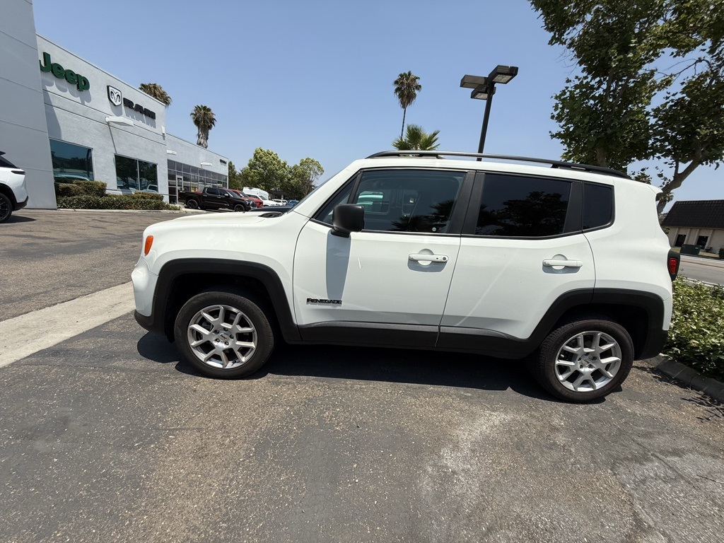 2022 Jeep Renegade Latitude photo 4