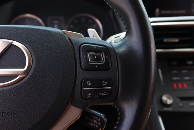 2020 Lexus IS 300 photo 25