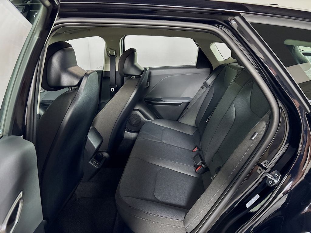 2025 Kia K4 LXS photo 18