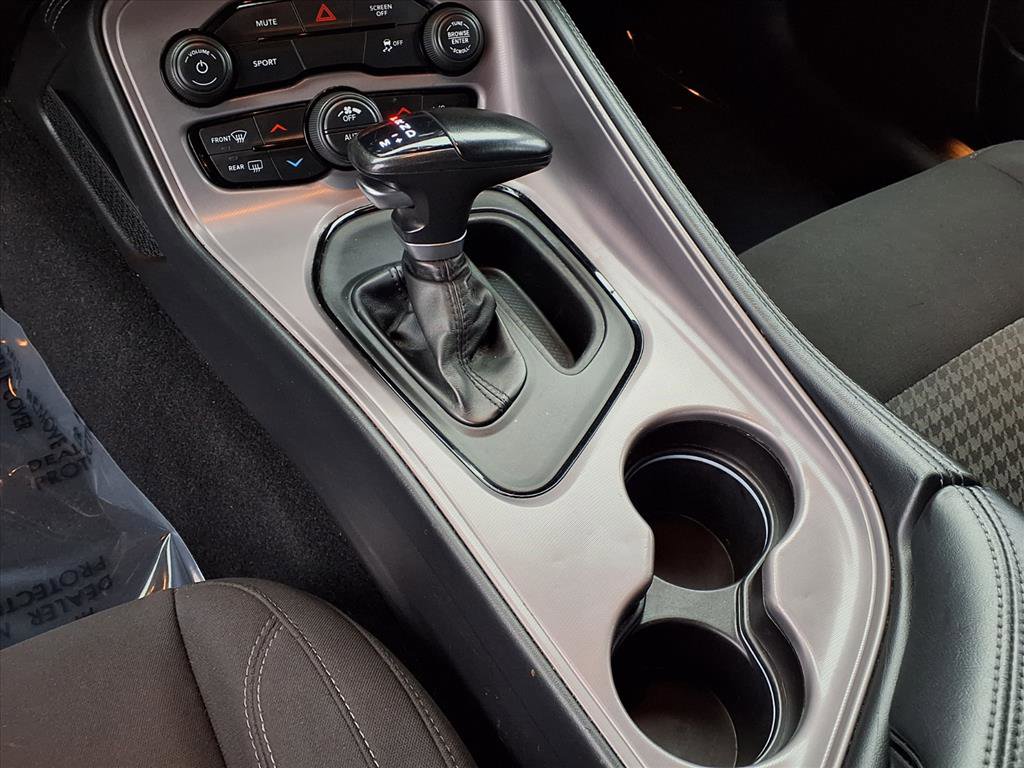 2023 Dodge Challenger SXT photo 8