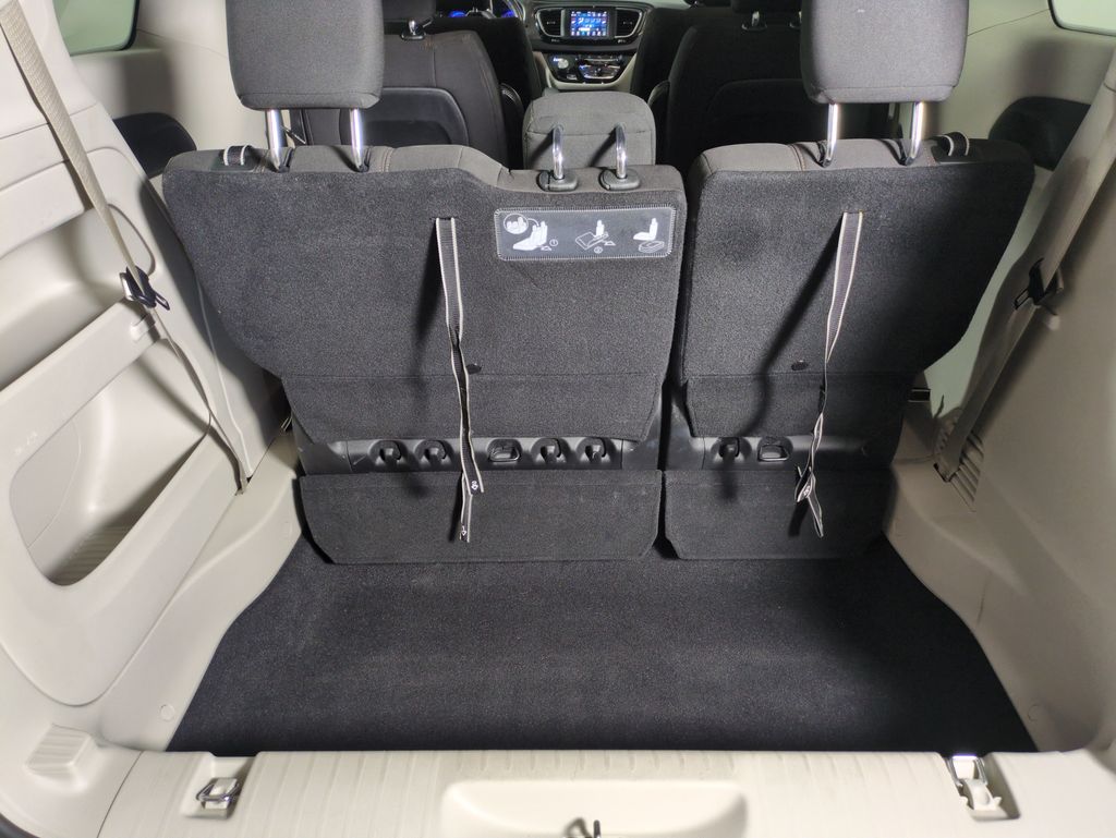 2020 Chrysler Pacifica Touring photo 20