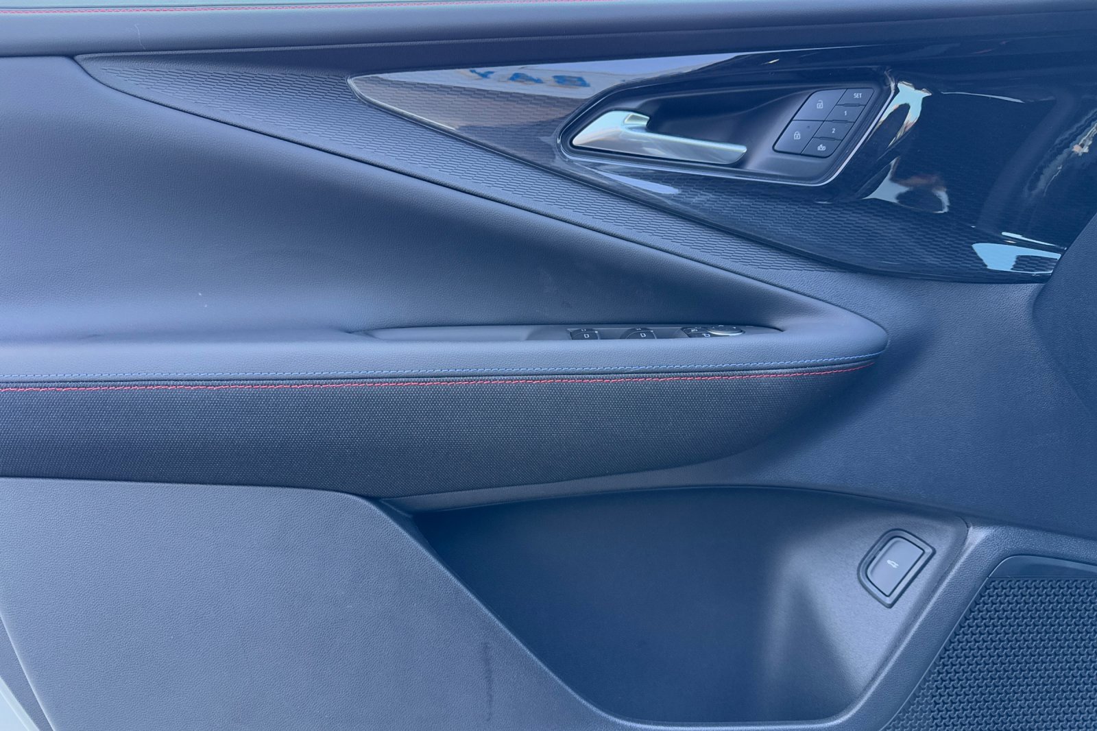 2025 Chevrolet Blazer EV RS photo 11