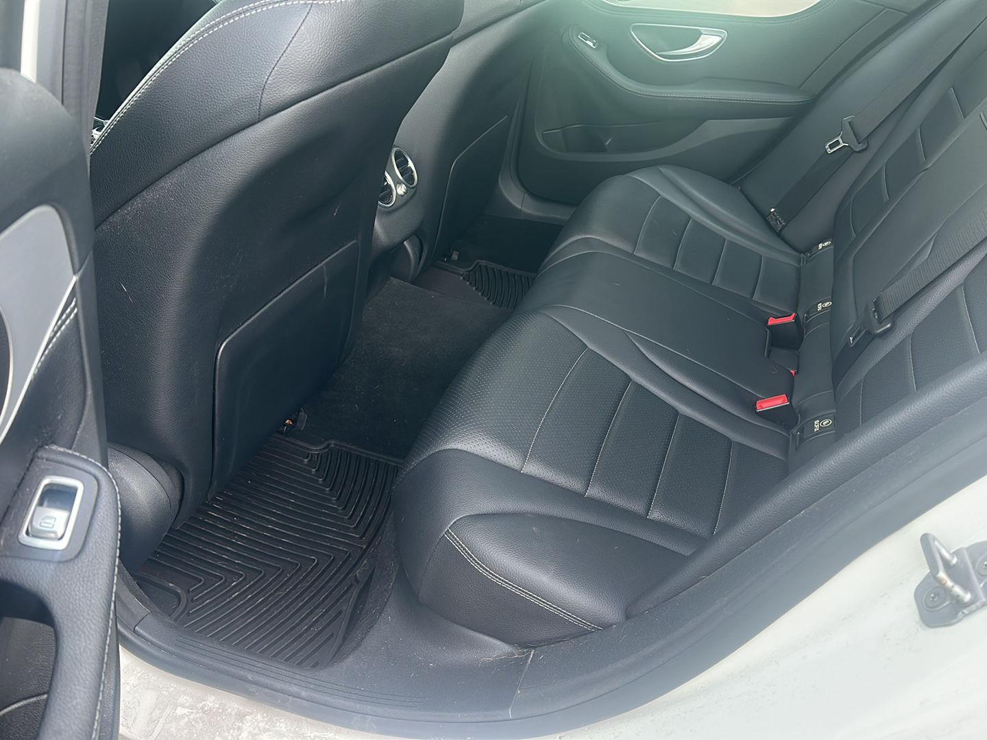 2015 Mercedes Benz C 300 4MATIC photo 5