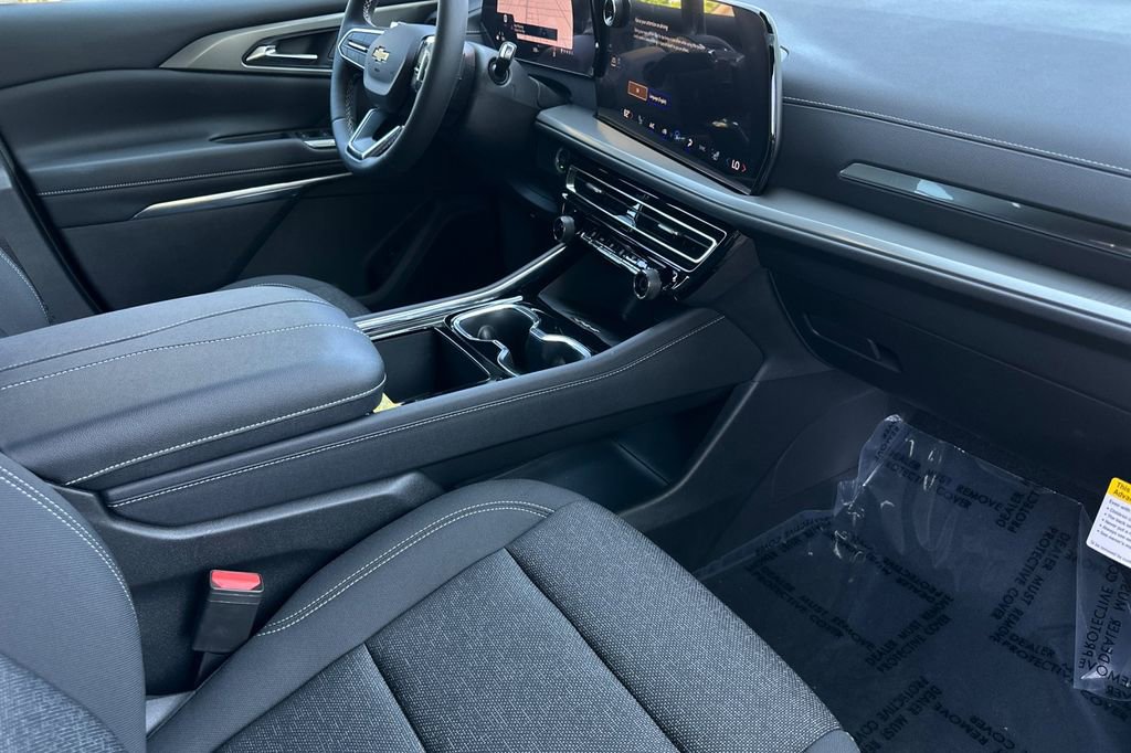 2025 Chevrolet Traverse photo 18