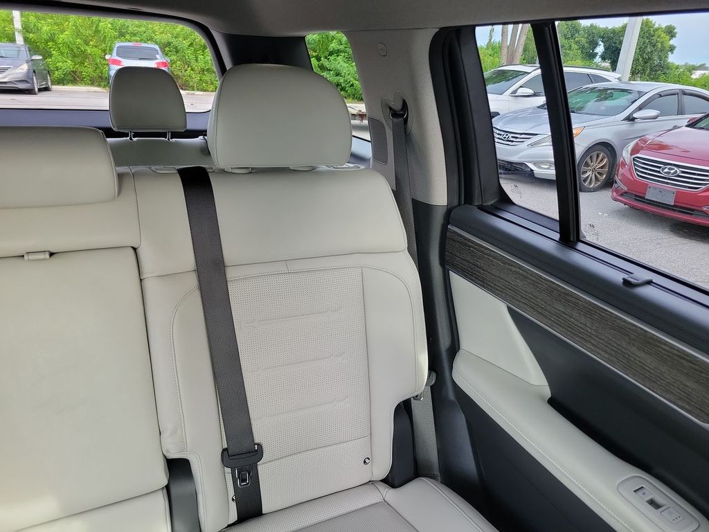2024 Hyundai Santa Fe Limited photo 3