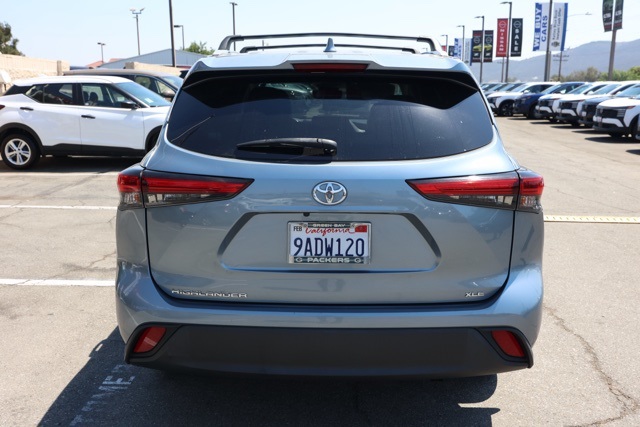 2022 Toyota Highlander XLE photo 2