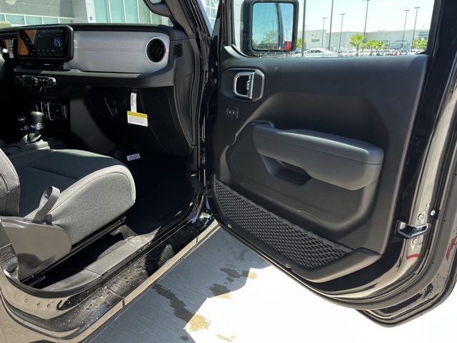 2025 Jeep Wrangler Sport S photo 20