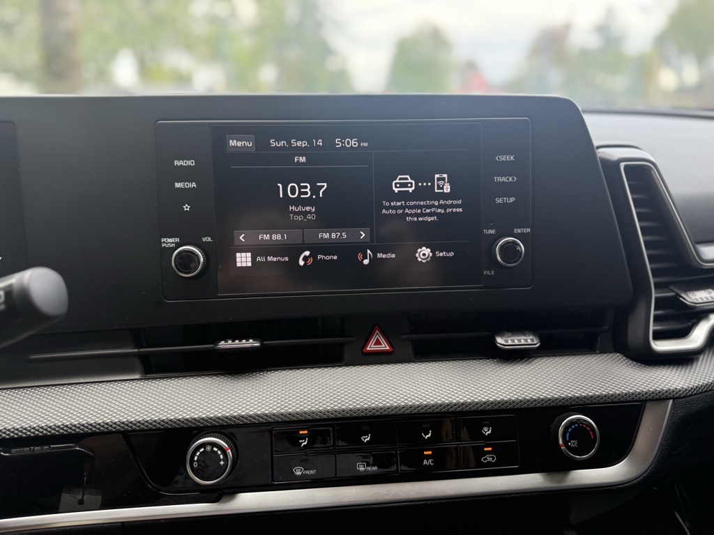 2024 Kia Sportage LX photo 17