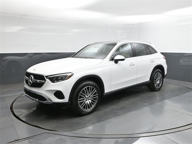 2026 Mercedes-Benz GLC Base's photo