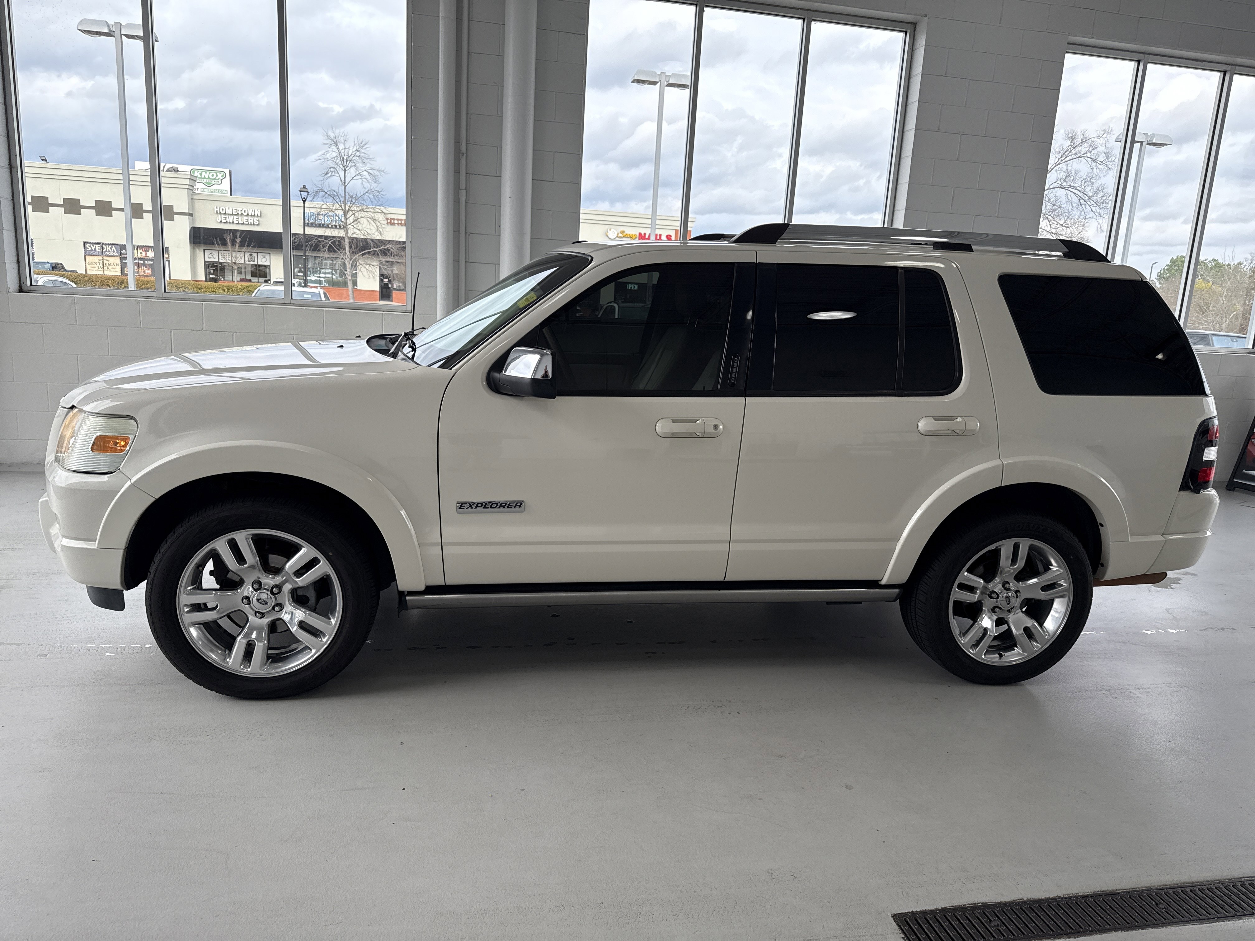 Used 2008 Ford Explorer Limited with VIN 1FMEU65EX8UB36671 for sale in Columbus, GA
