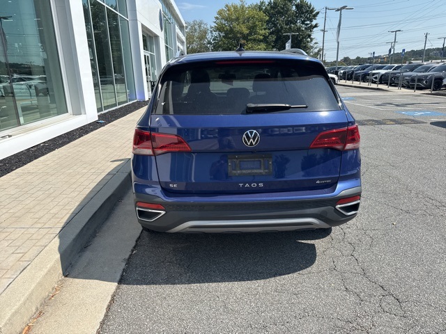 2022 Volkswagen Taos SE photo 2