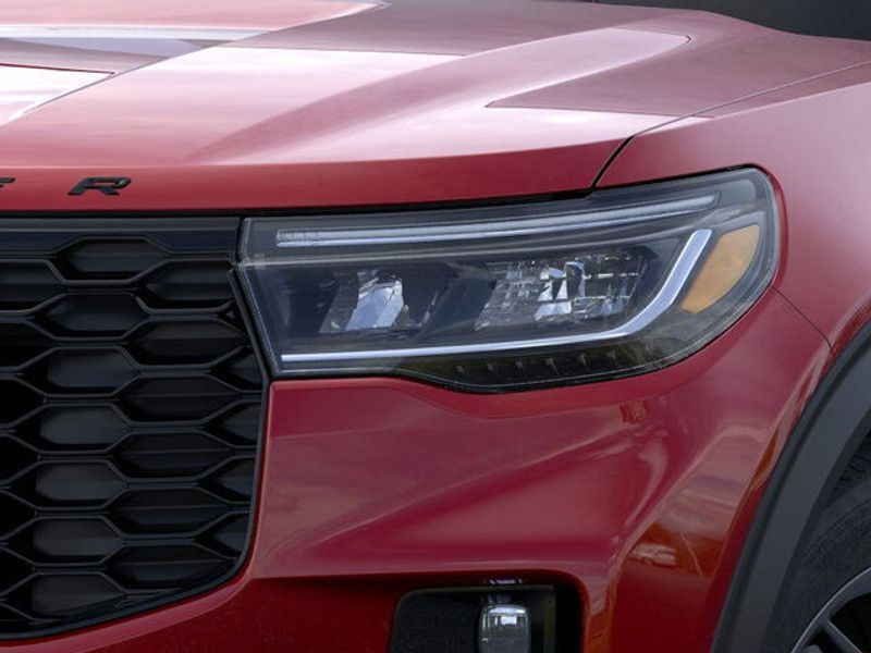 2025 Ford Explorer ST-Line photo 13