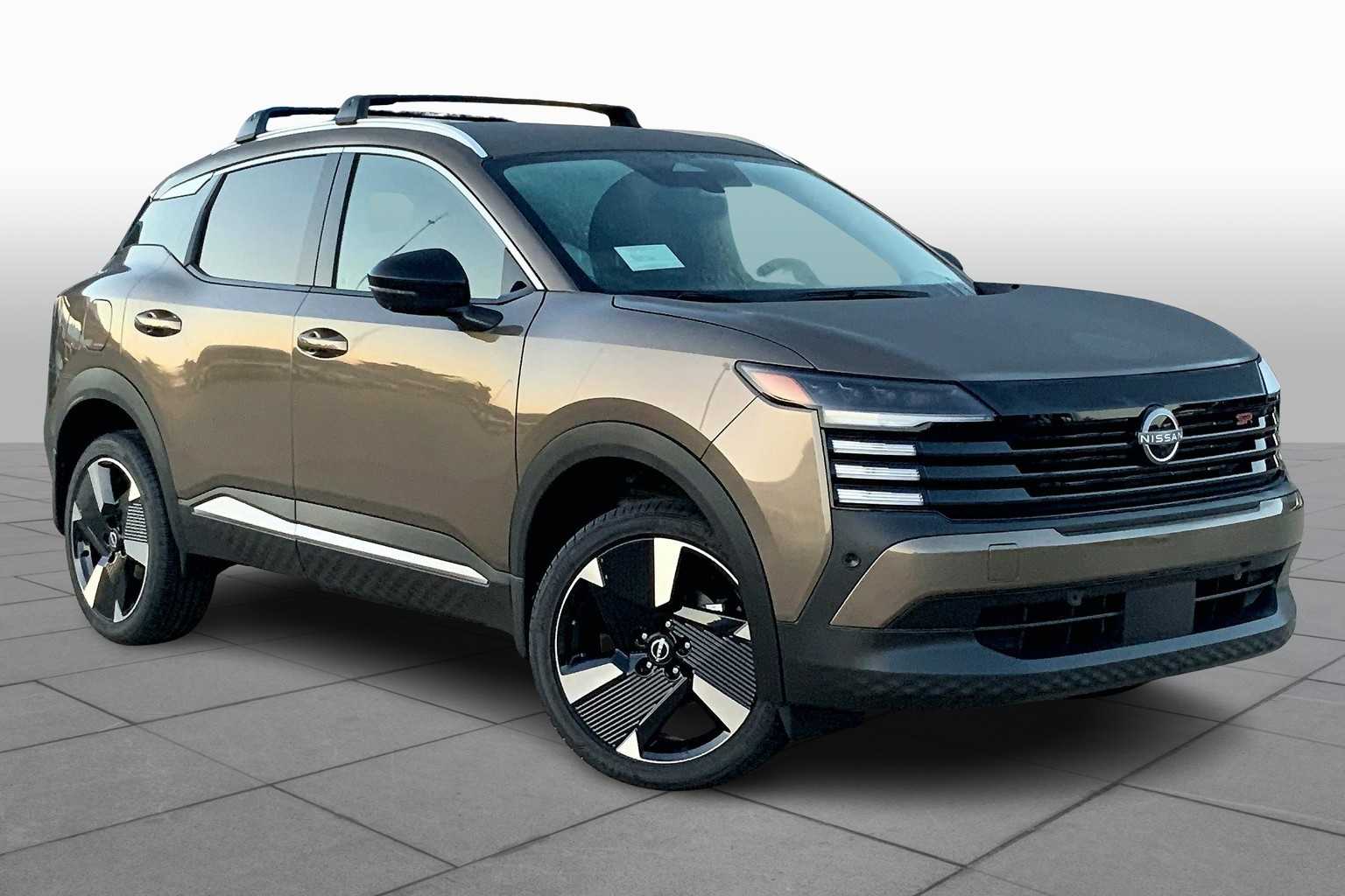 2026 Nissan Kicks SR photo 2