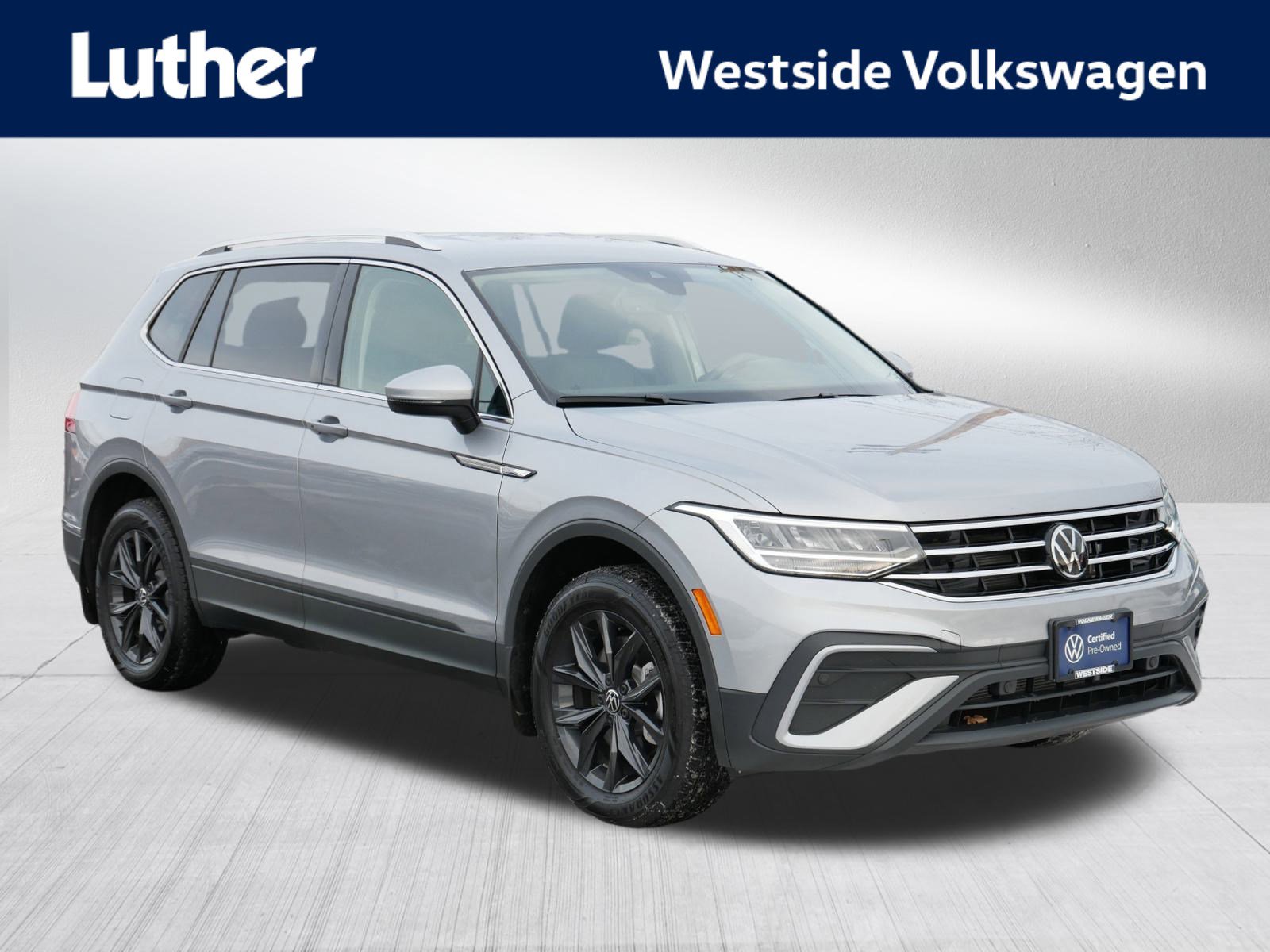 2024 Volkswagen Tiguan SE's photo