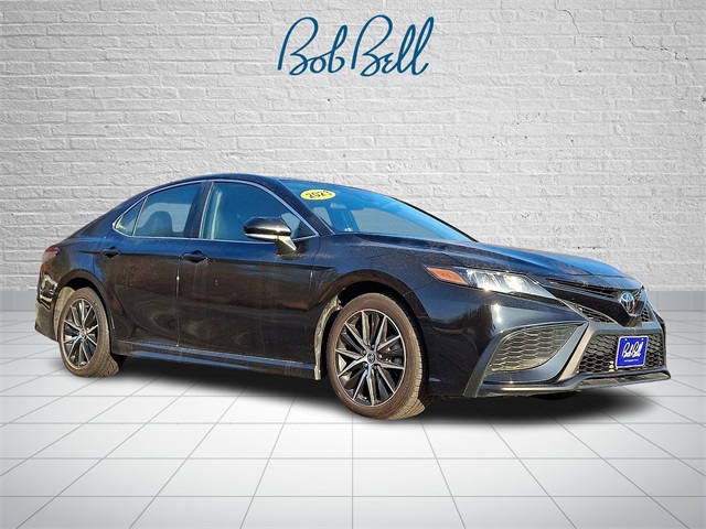 2023 Toyota Camry SE's photo