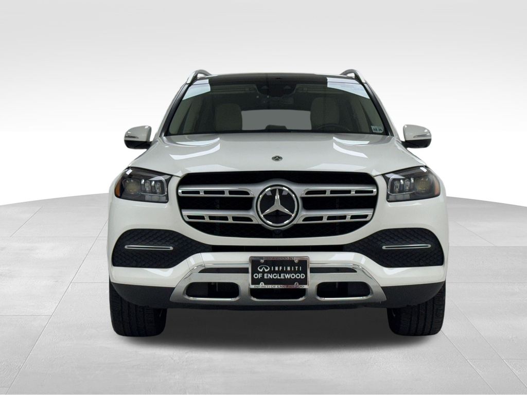 2022 Mercedes Benz GLS 450 4MATIC photo 2