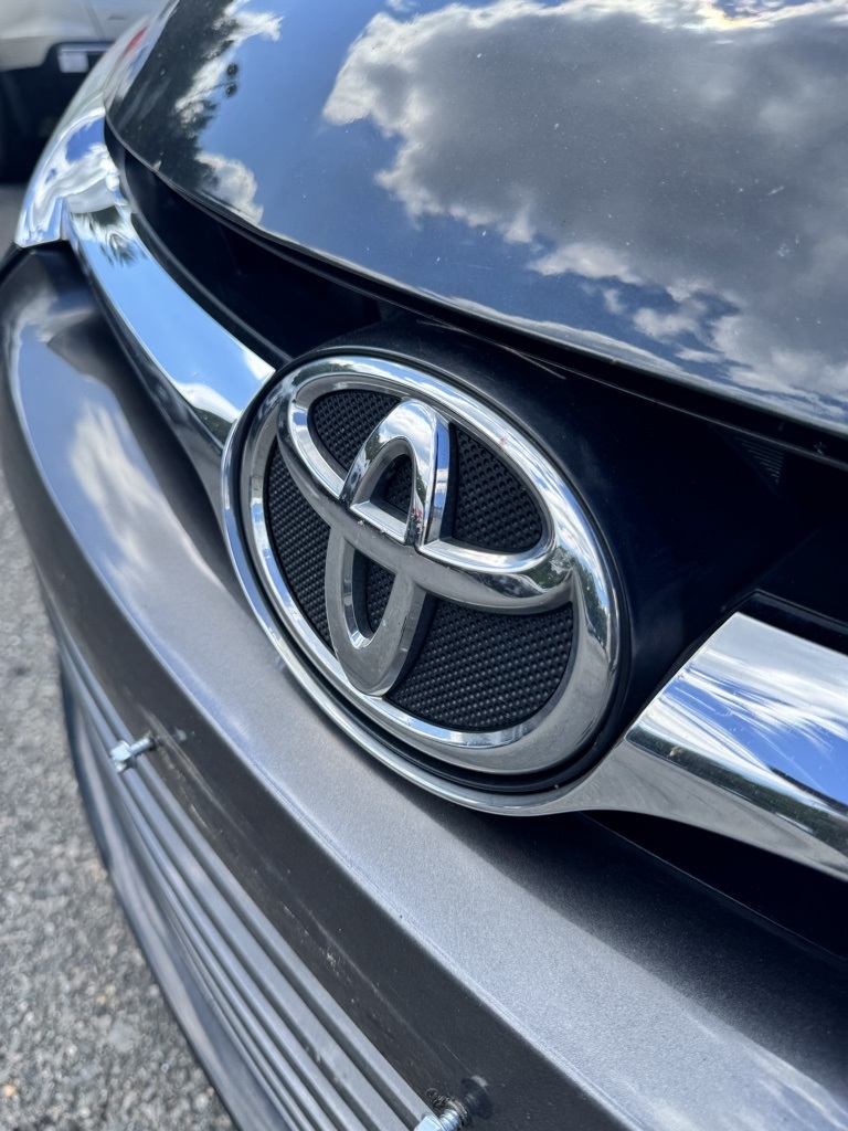 2017 Toyota Camry LE photo 3
