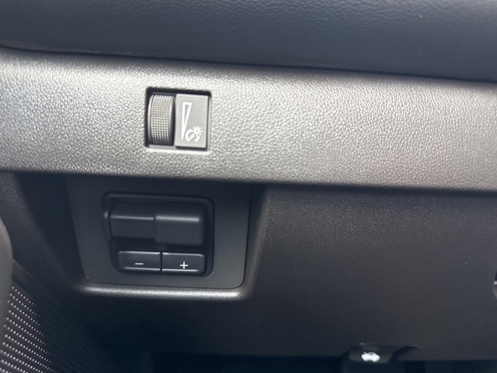 2026 Chevrolet Colorado LT photo 28