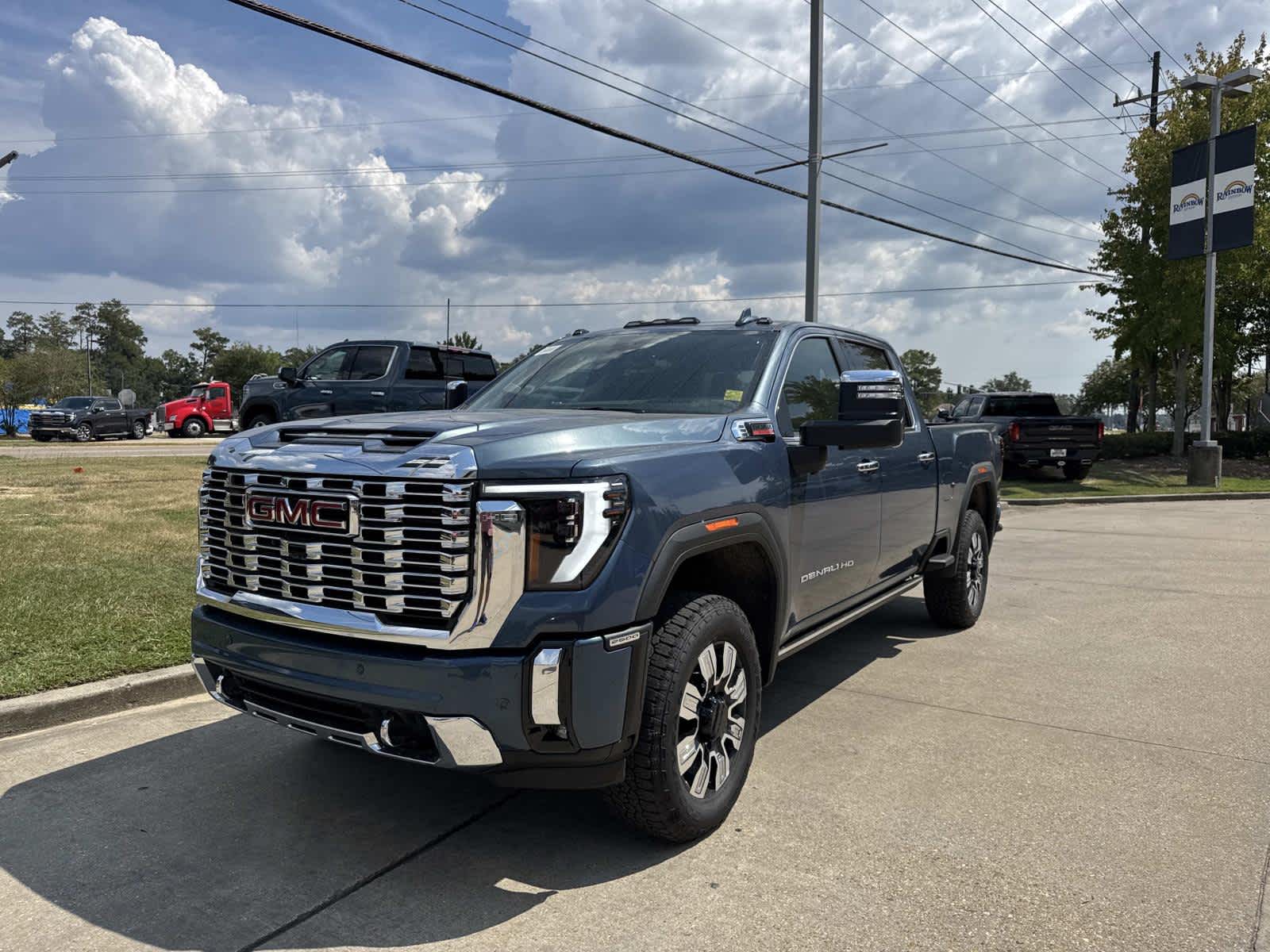 2025 Gmc Sierra 2500 HD Denali photo 3