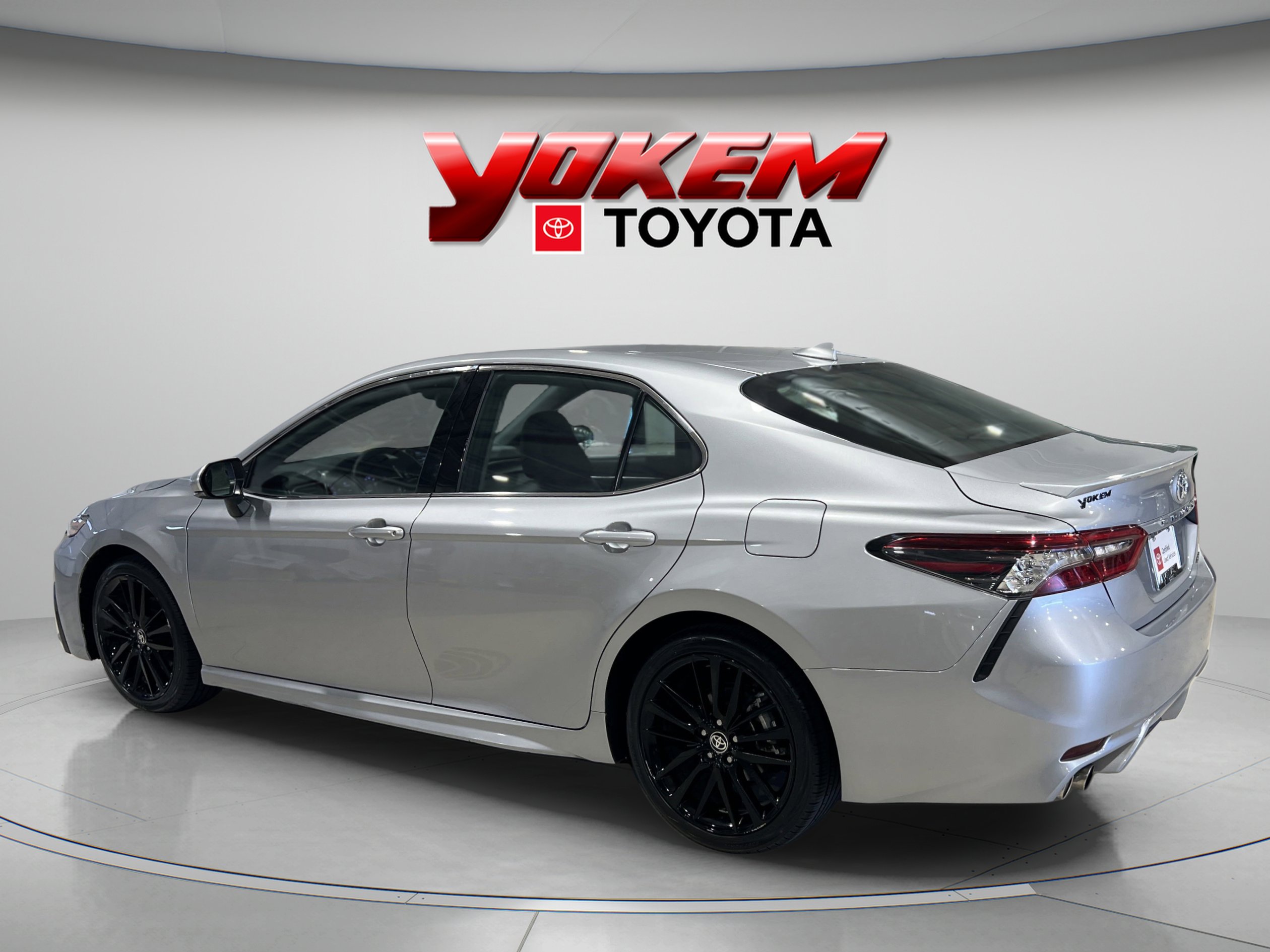 2023 Toyota Camry XSE photo 3
