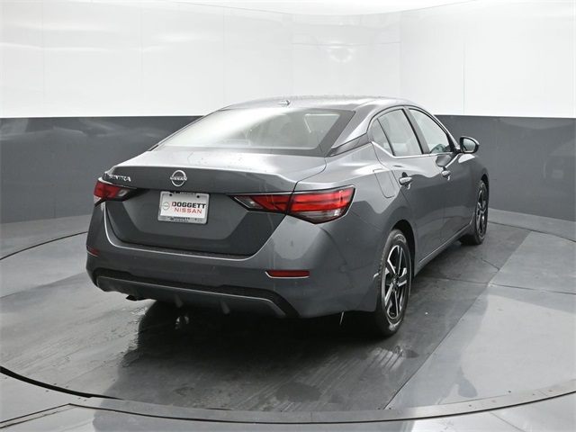 2025 Nissan Sentra SV photo 10