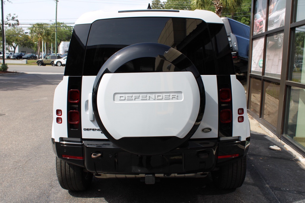 2023 Land Rover Defender 110 X-Dynamic SE photo 7
