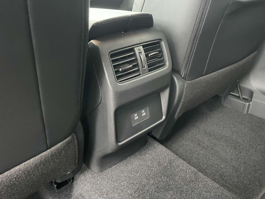 2026 Nissan Rogue SV photo 8
