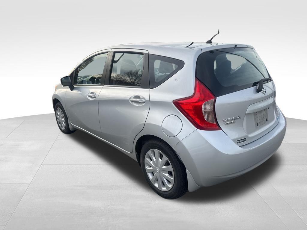2015 Nissan Versa Note Plus photo 2