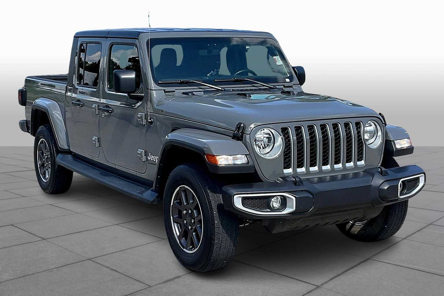 2022 Jeep Gladiator Overland photo 2