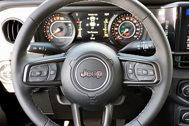 New 2025 Granite Crystal Metallic Clear-Coat Exterior Paint Jeep Sport S image 24