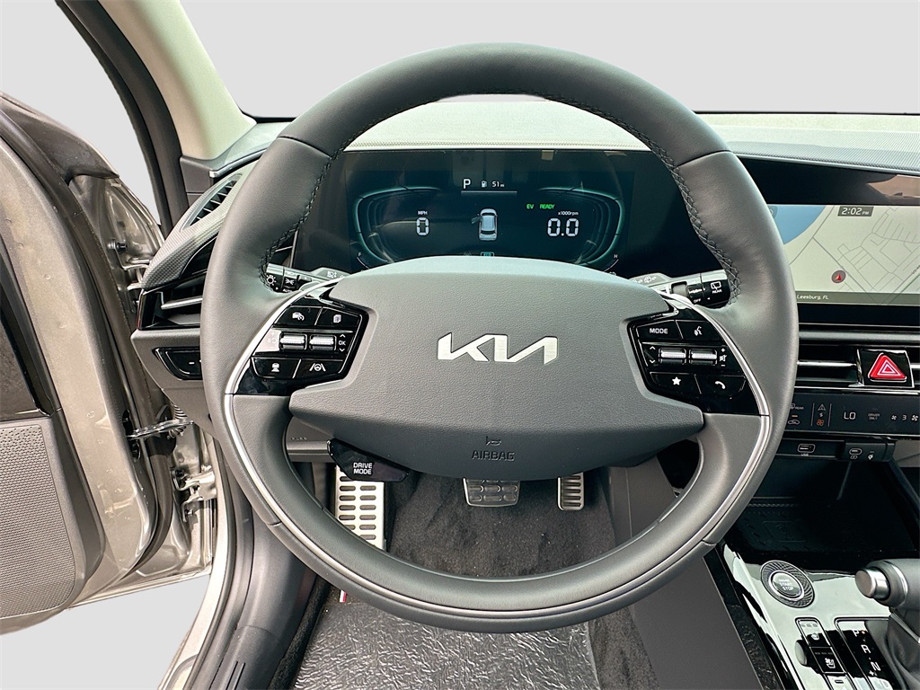 2025 Kia Niro SX Touring photo 11