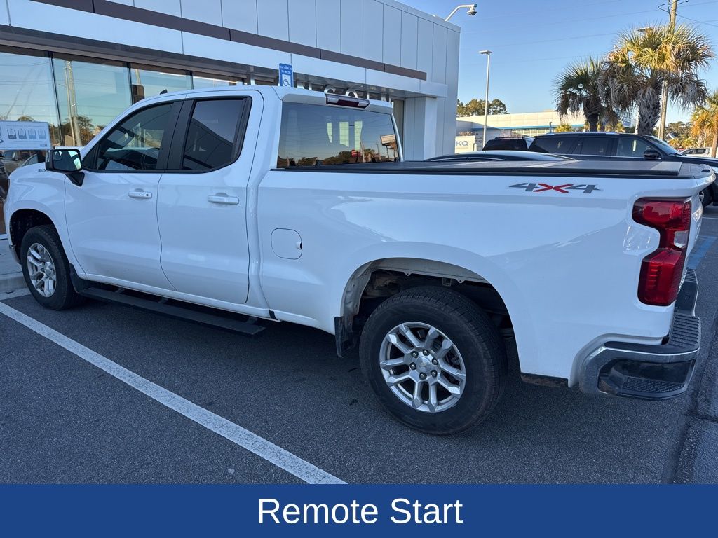 2022 Chevrolet Silverado 1500 LT photo 3